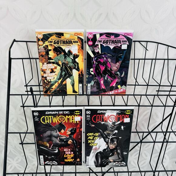 Batman Catwoman Gotham War Scorched Earth, Battle Lines & CW 57-58 Lot - Picture 1 of 5